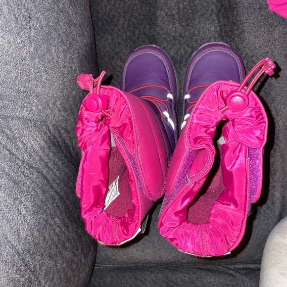 New Lands End (11) winter boots no tags but never worn outside ❄️ - Picture 2 of 3